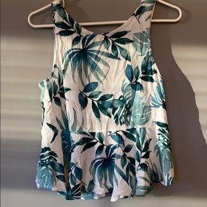 NWT VICI dolls open tie back tank. Small.